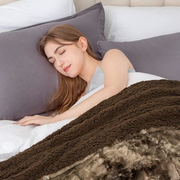 New Faux Fur Throw Blanket for Couch, Tie-Dye Reversible Fuzzy Blankets, 50x60 I - Picture 3 of 5